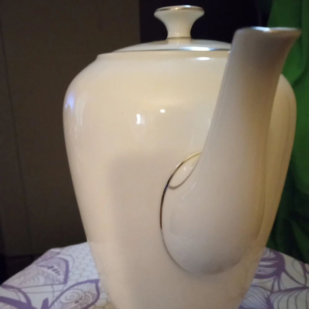 Teapot - Picture 3 of 3